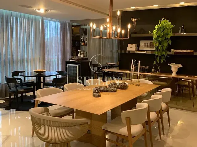 Apartamento com 286m² 3 quartos e 3 banheiros, à venda, no bairro Centro em Balneário Camboriú
