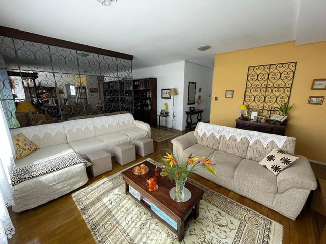 Apartamento com 400m² 5 quartos e 3 banheiros, à venda, no bairro Centro em Pelotas