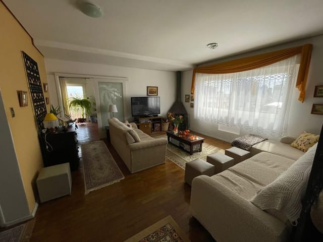 Apartamento com 400m² 5 quartos e 3 banheiros, à venda, no bairro Centro em Pelotas