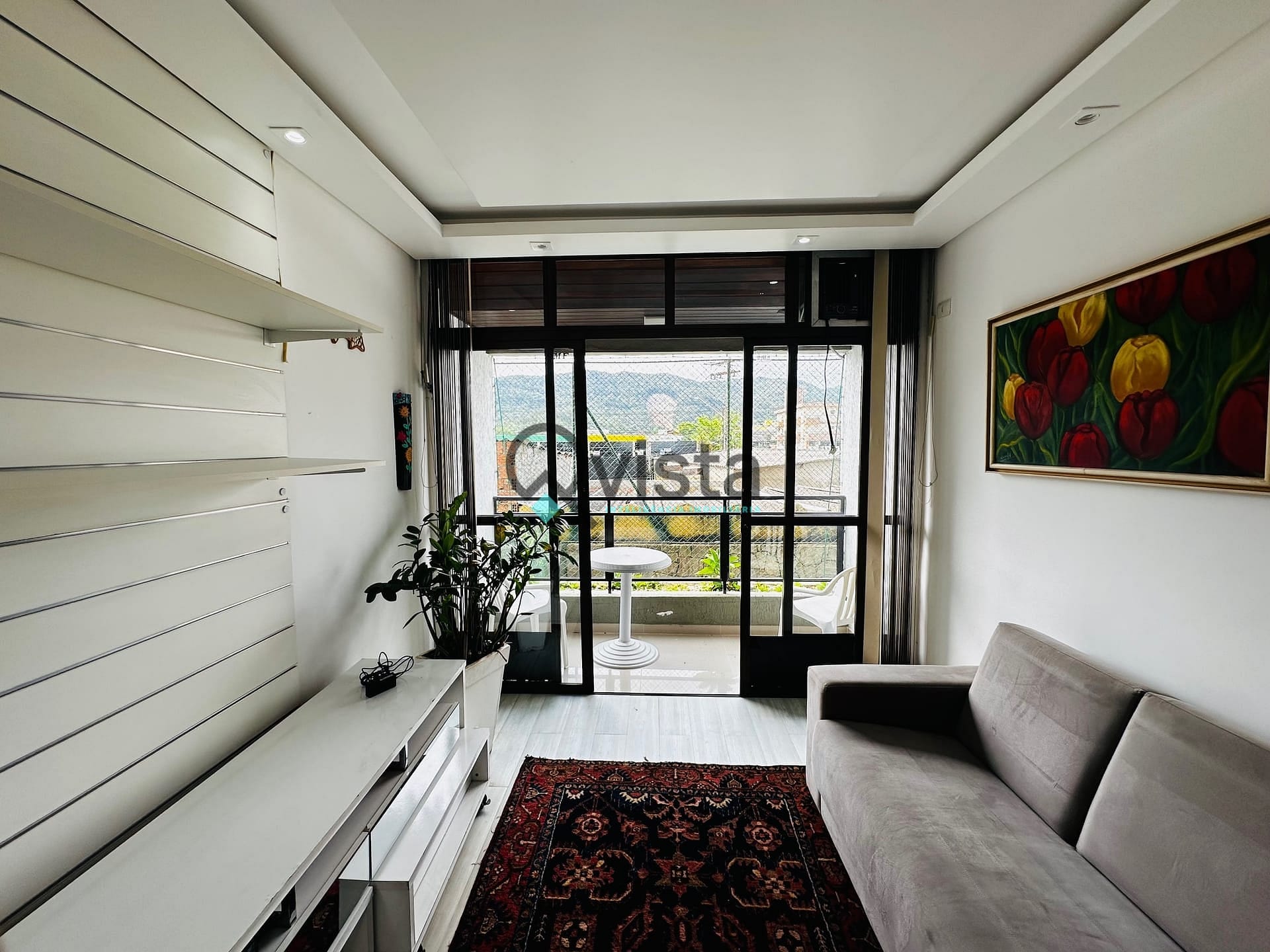 Apartamento à venda com 2 quartos, 70m² - Foto 1