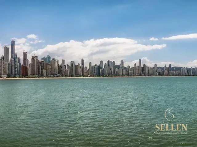 Apartamento com 402m² 4 quartos e 5 banheiros, à venda, no bairro Centro em Balneário Camboriú