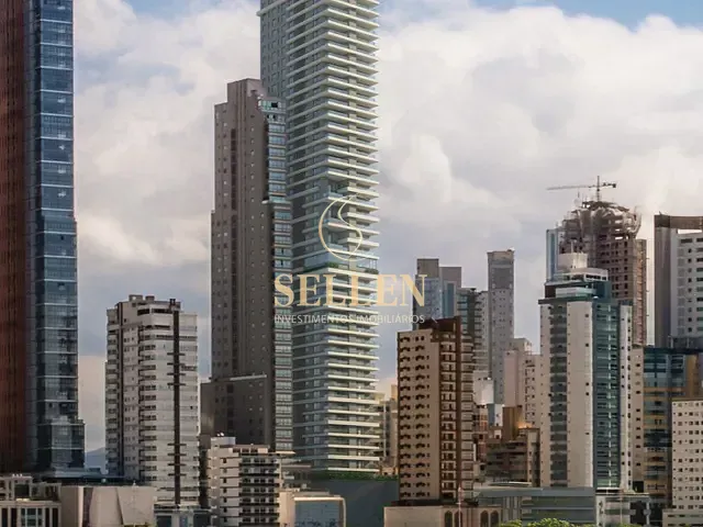 Apartamento com 402m² 4 quartos e 5 banheiros, à venda, no bairro Centro em Balneário Camboriú
