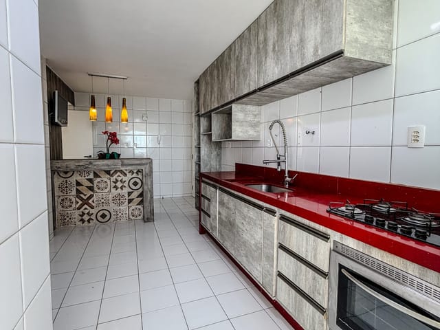 Apartamento 3 quartos e 2 banheiros, à venda ou para alugar, no bairro Cavaleiros em Macaé