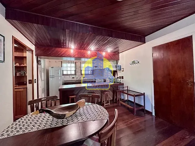 Apartamento com 110m² 3 quartos e 2 banheiros, à venda ou para alugar, no bairro Vila Floresta em Campos do Jordão
