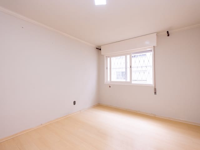 Apartamento com 67m² 2 quartos e 1 banheiro, à venda, no bairro Centro em Pelotas