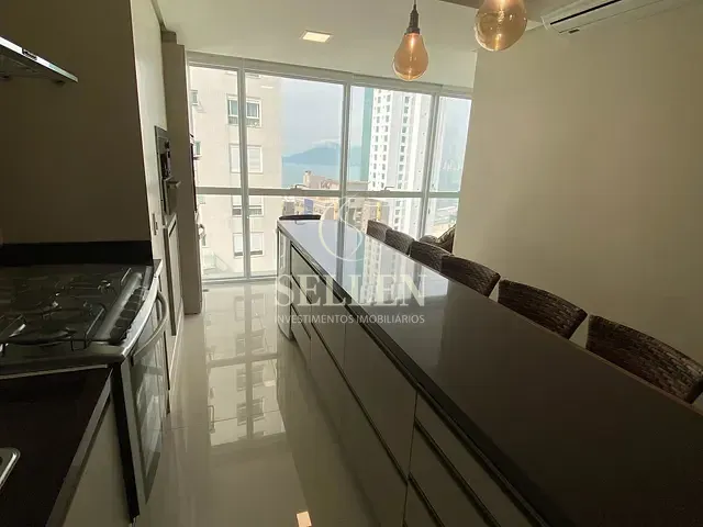 Apartamento com 171m² 3 quartos e 4 banheiros, à venda, no bairro Pioneiros em Balneário Camboriú