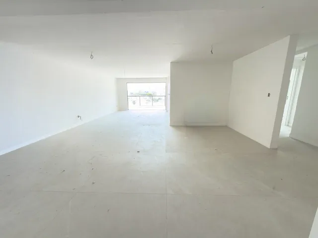 Apartamento 4 quartos e 3 banheiros, à venda, no bairro Praia do Pecado em Macaé