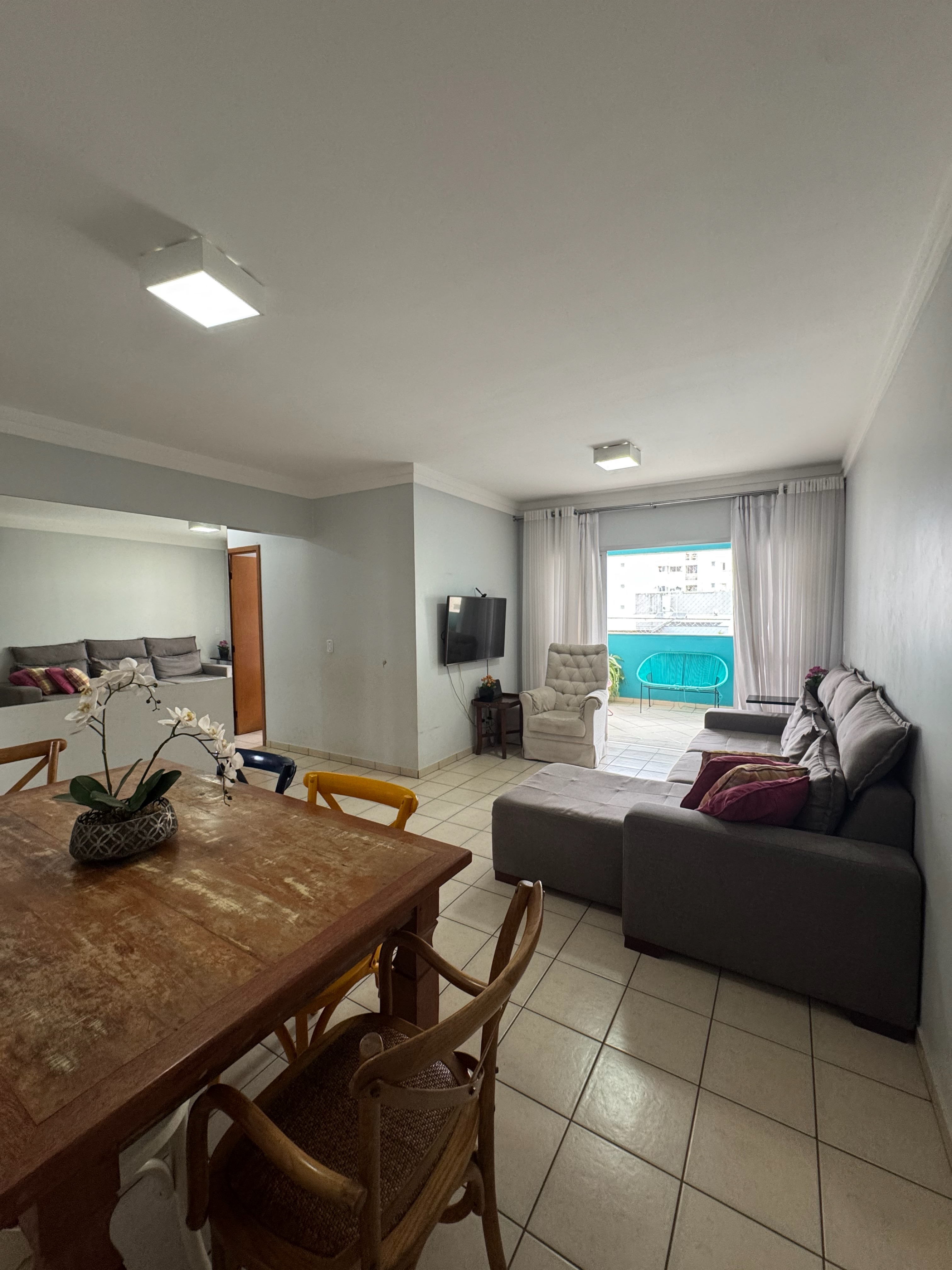 Apartamento à venda com 100 m2, 4 quartos sendo 1 suíte, Nova Suiça, Goiânia, GO