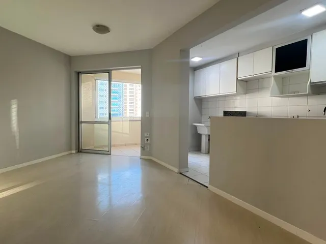 Apartamento com 105m² 3 quartos e 2 banheiros, para alugar, no bairro Residencial do Lago em Londrina