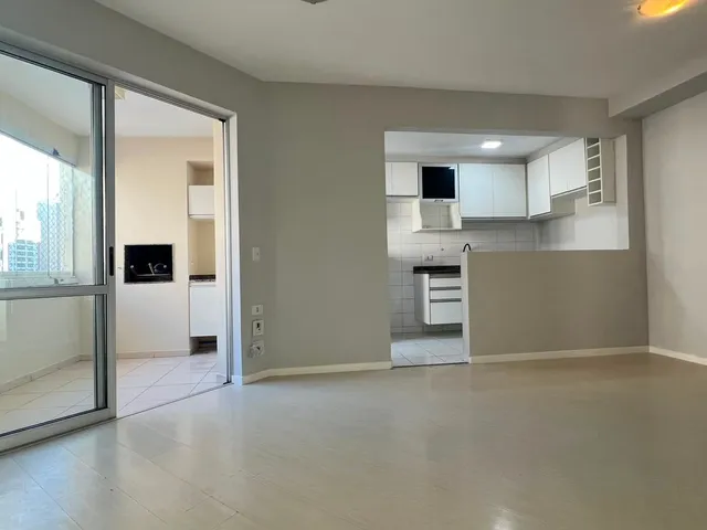 Apartamento com 105m² 3 quartos e 2 banheiros, para alugar, no bairro Residencial do Lago em Londrina