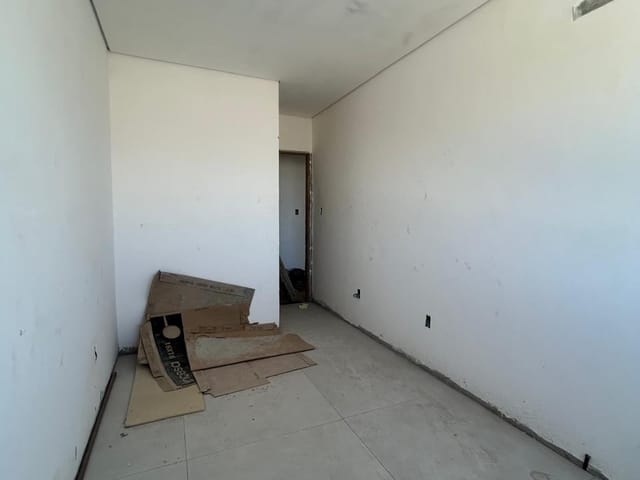 Casa 3 quartos e 3 banheiros, à venda, no bairro Jardim Vitória em Macaé