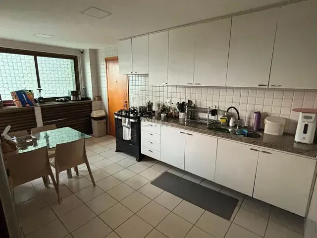 Apartamento 3 quartos e 4 banheiros, para alugar, no bairro Ilha do Retiro em Recife