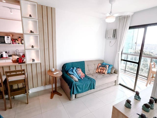 Apartamento 2 quartos e 2 banheiros, para alugar, no bairro Glória em Macaé