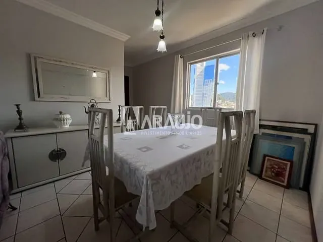 Apartamento 3 quartos e 2 banheiros, à venda, no bairro Pioneiros em Balneário Camboriú