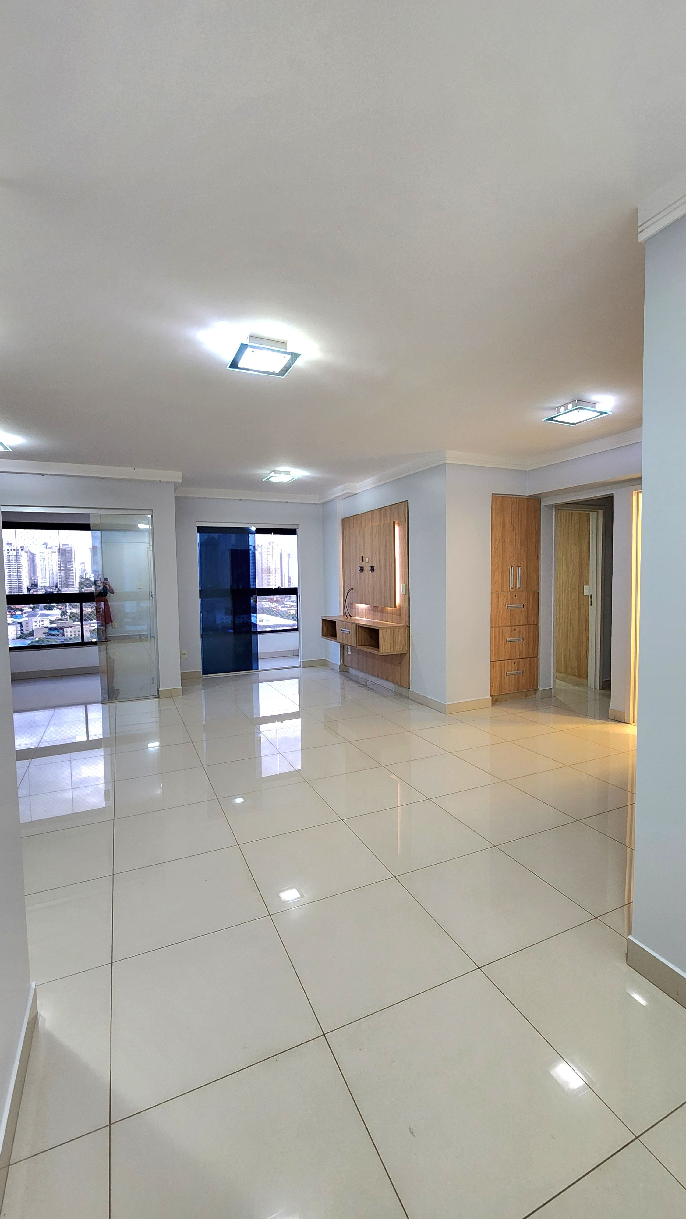 Apartamento à venda com 113 m2, 3 suítes, churrasqueira, Setor Oeste, Goiânia, GO