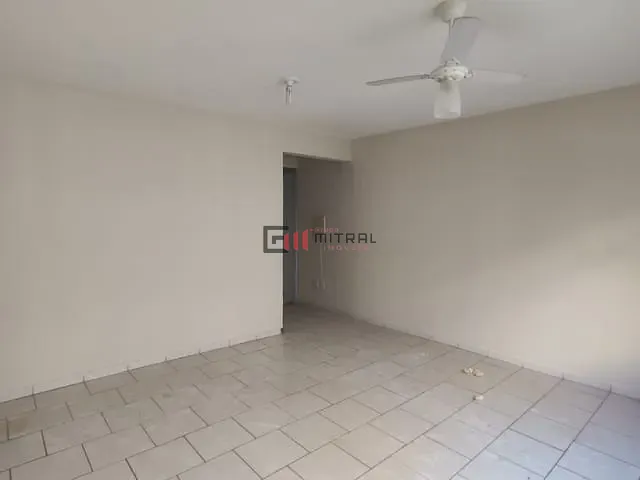 Apartamento com 82m² 3 quartos e 1 banheiro, à venda, no bairro Vale dos Tucanos em Londrina