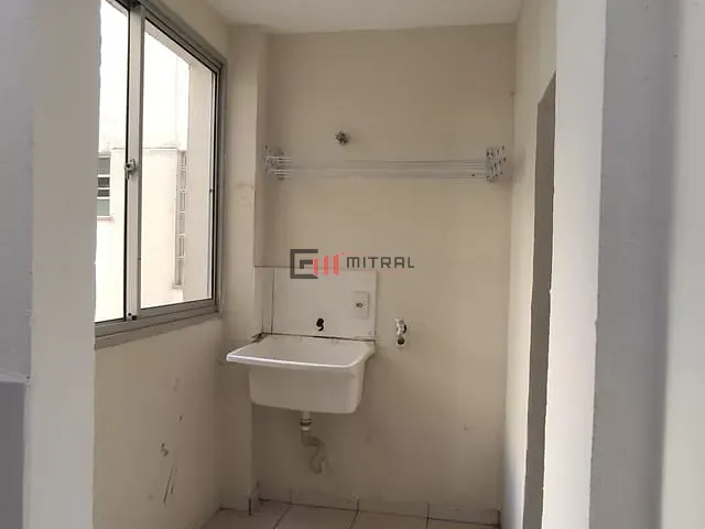 Apartamento com 82m² 3 quartos e 1 banheiro, à venda, no bairro Vale dos Tucanos em Londrina