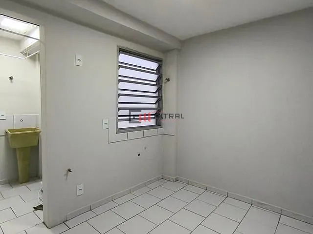 Apartamento com 82m² 3 quartos e 1 banheiro, à venda, no bairro Vale dos Tucanos em Londrina