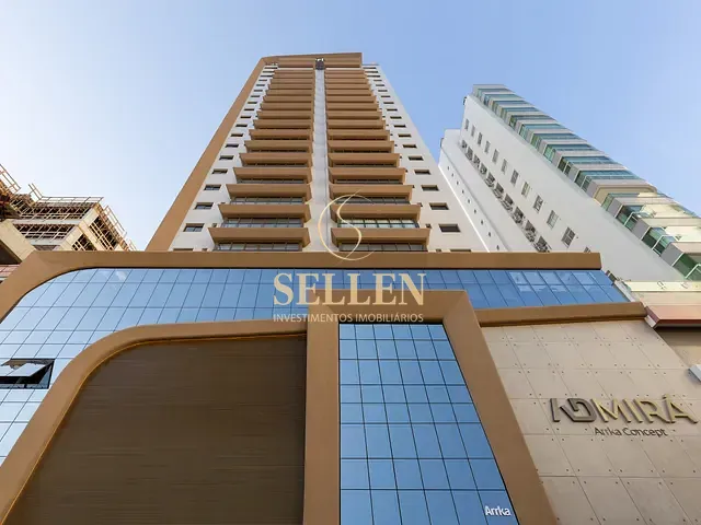 Apartamento com 282m² 4 quartos e 1 banheiro, à venda, no bairro Centro em Balneário Camboriú