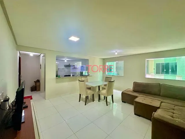 Apartamento 2 quartos e 2 banheiros, para alugar, no bairro Nossa Senhora da Vitória em Ilhéus