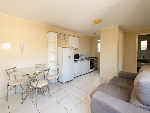 Apartamento 2 quartos e 1 banheiro, para alugar, no bairro Três Vendas em Pelotas