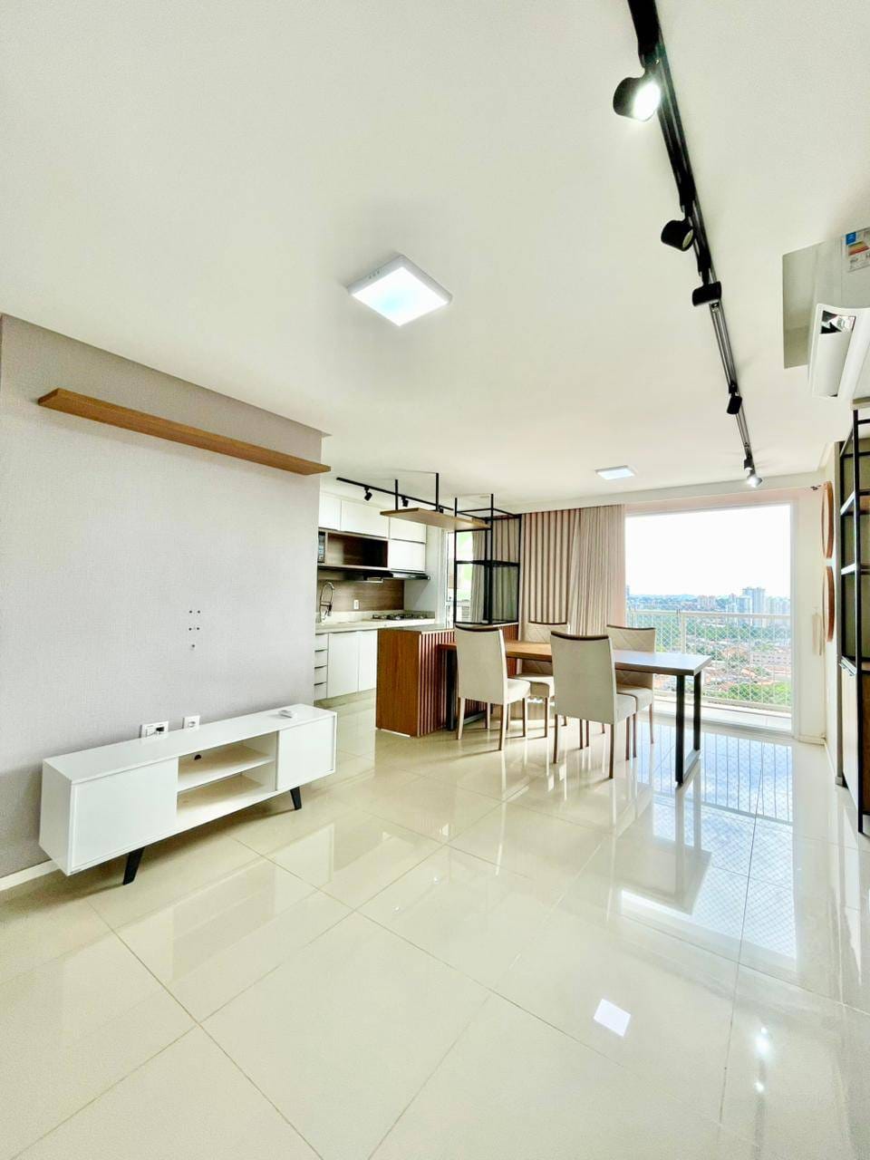 Apartamento semimobiliado à venda com 76 m2, 3 quartos, 1 suíte, no Setor Pedro Ludovico, Goiânia, GO