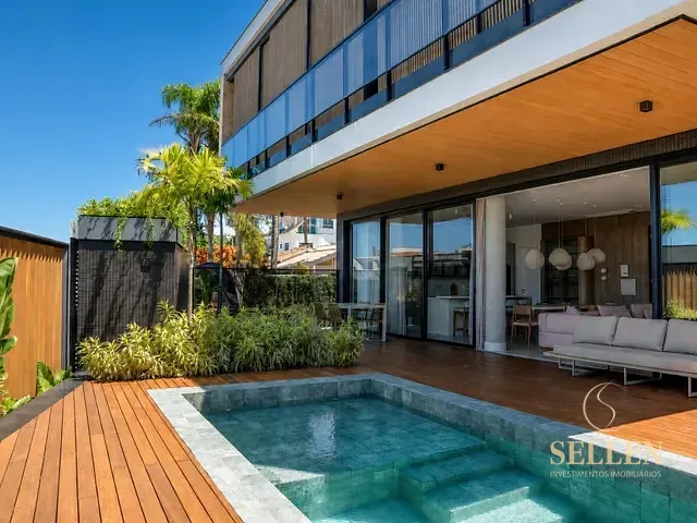 Apartamento com 349m² 4 quartos e 6 banheiros, à venda, no bairro Praia do Estaleiro em Balneário Camboriú