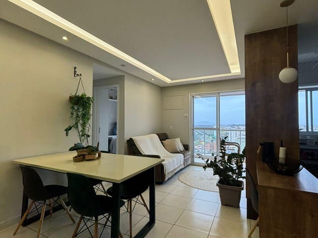 Apartamento 3 quartos e 2 banheiros, para alugar, no bairro Glória em Macaé