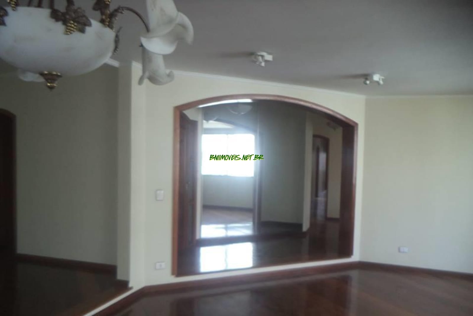 Apartamento à venda com 4 quartos, 279m² - Foto 1