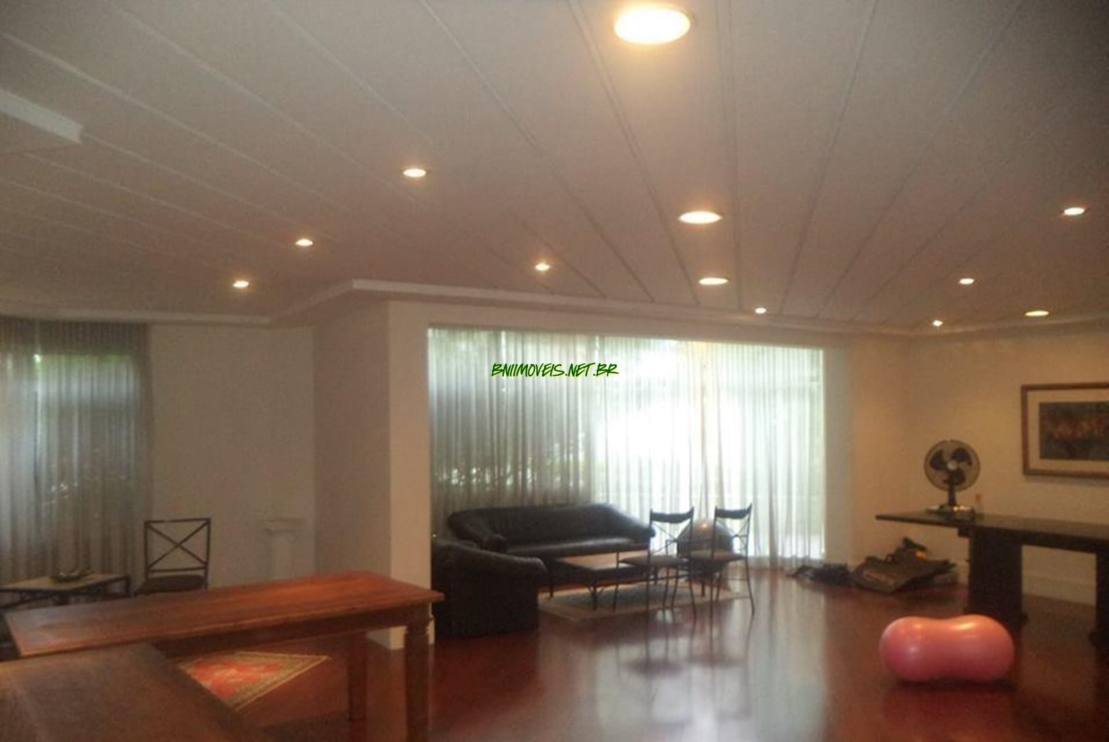 Apartamento à venda com 4 quartos, 279m² - Foto 2