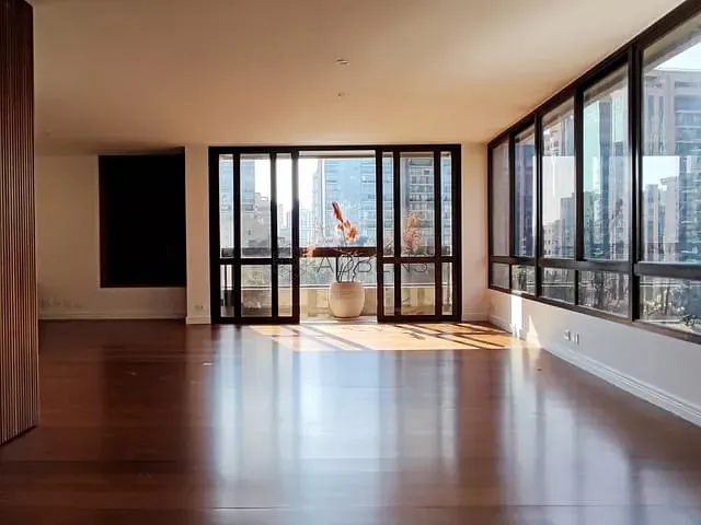 Apartamento 3 quartos e 2 banheiros, para alugar, no bairro Itaim Bibi em São Paulo