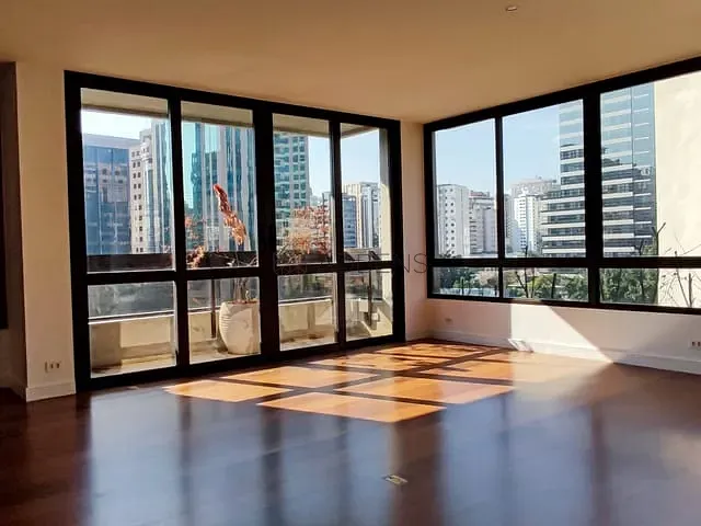 Apartamento 3 quartos e 2 banheiros, para alugar, no bairro Itaim Bibi em São Paulo