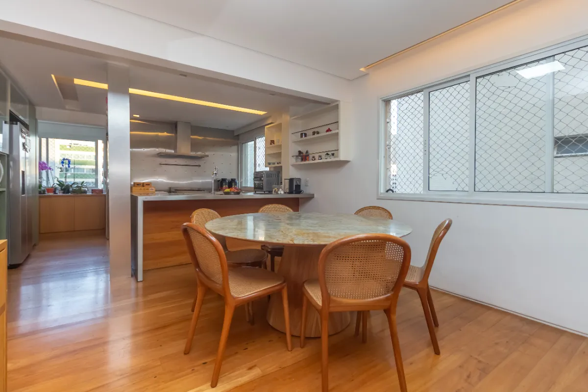 Apartamento para venda em Itaim Bibi com 2 quartos, sendo 1 suíte, 130m²