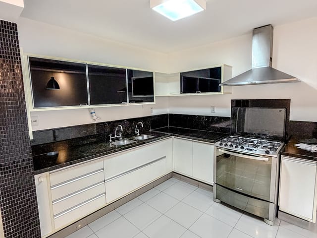 Apartamento 3 quartos e 3 banheiros, para alugar, no bairro Praia do Pecado em Macaé