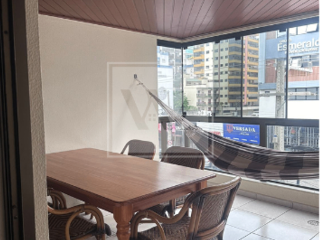 Apartamento com 204m² 3 quartos e 2 banheiros, à venda, no bairro Meia Praia em Itapema