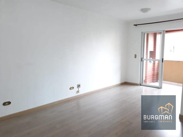 Apartamento 3 quartos e 2 banheiros, à venda, no bairro Tingui em Curitiba