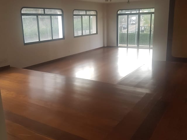 Apartamento com 1800m² 3 quartos e 5 banheiros, à venda, no bairro Vila Andrade em São Paulo
