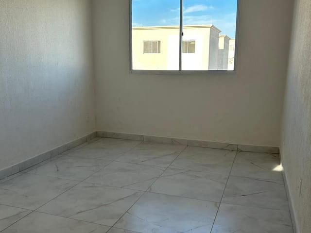 Apartamento 2 quartos e 1 banheiro, para alugar, no bairro Residencial Flores do Cerrado em Goiânia