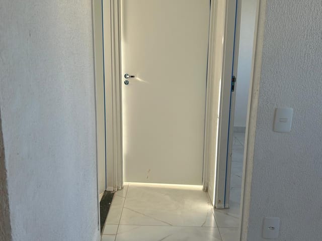 Apartamento 2 quartos e 1 banheiro, para alugar, no bairro Residencial Flores do Cerrado em Goiânia