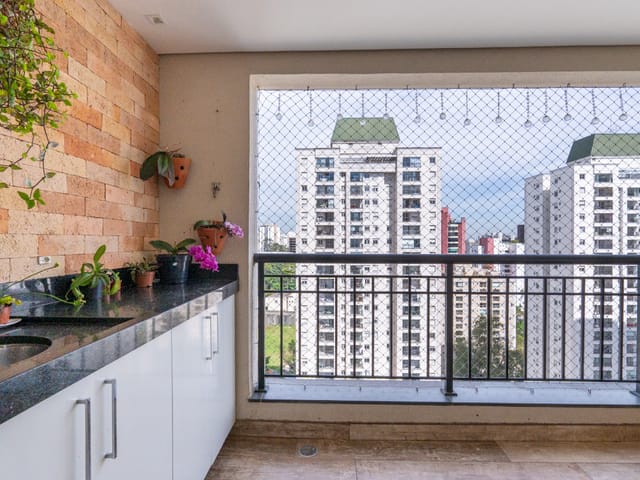 Apartamento com 5000m² 2 quartos e 2 banheiros, à venda, no bairro Vila Andrade em São Paulo