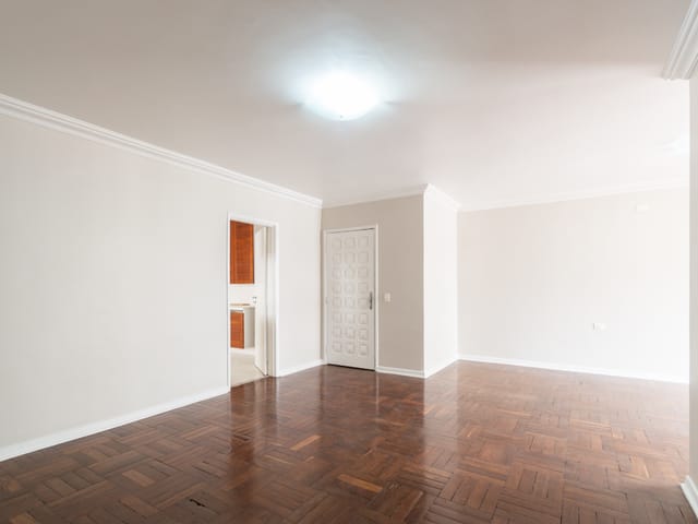 Apartamento com 126m² 3 quartos e 2 banheiros, à venda, no bairro Itaim Bibi em São Paulo