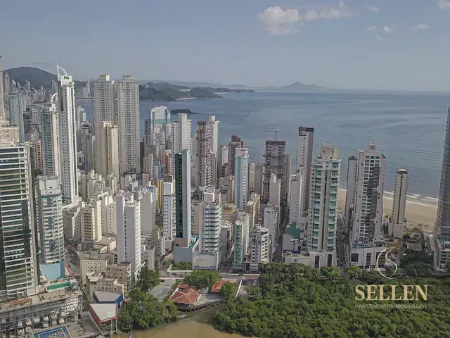 Apartamento 4 quartos e 1 banheiro, à venda, no bairro Centro em Balneário Camboriú