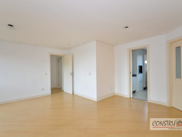 Apartamento à venda, no bairro Ahú em Curitiba