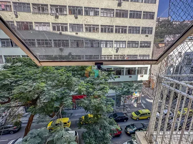 Apartamento com 60m² 2 quartos e 1 banheiro, à venda, no bairro Centro em Rio de Janeiro