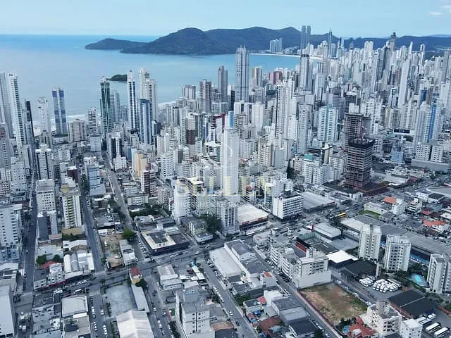 Apartamento 2 quartos e 2 banheiros, à venda, no bairro Nações em Balneário Camboriú