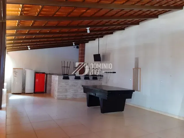 Apartamento 2 quartos e 1 banheiro, à venda ou para alugar, no bairro Parque Hiléia em Uberaba