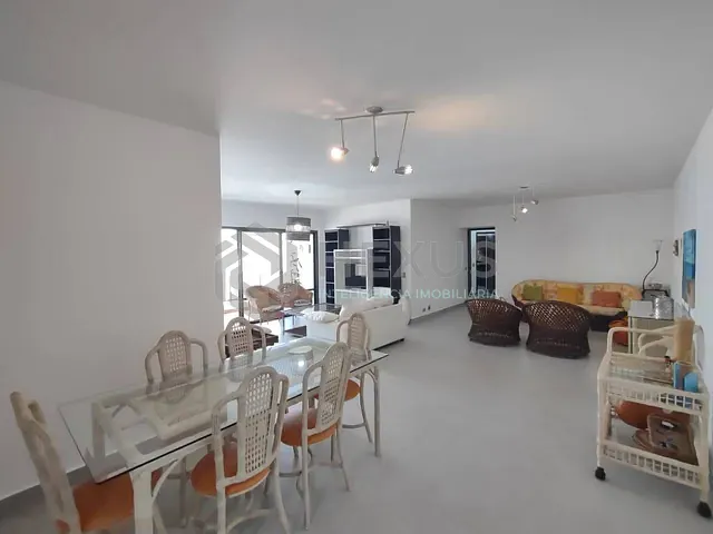 Apartamento com 200m² 3 quartos e 4 banheiros, à venda, no bairro Enseada em Guarujá
