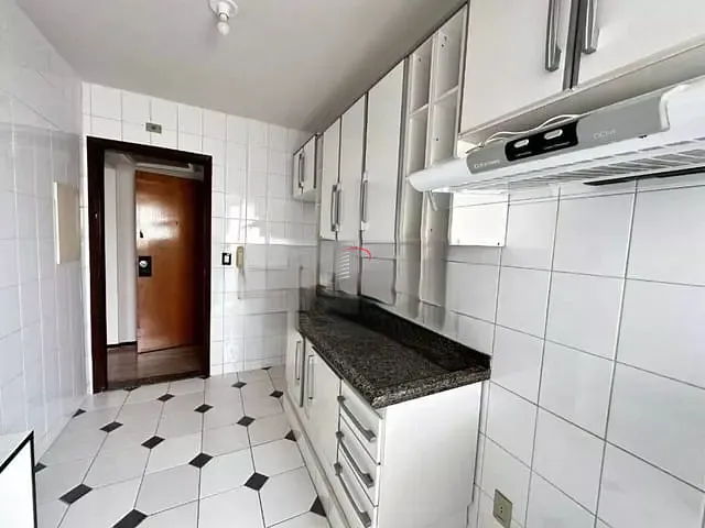 Apartamento com 75m² 2 quartos e 2 banheiros, à venda, no bairro Antares em Londrina