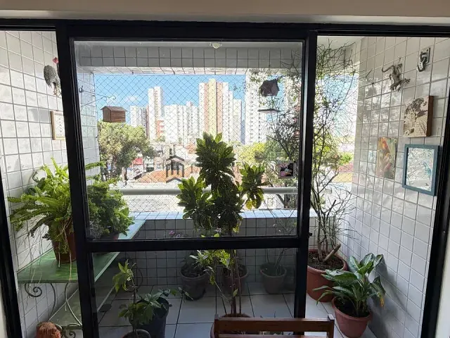 Apartamento 3 quartos e 2 banheiros, à venda, no bairro Madalena em Recife