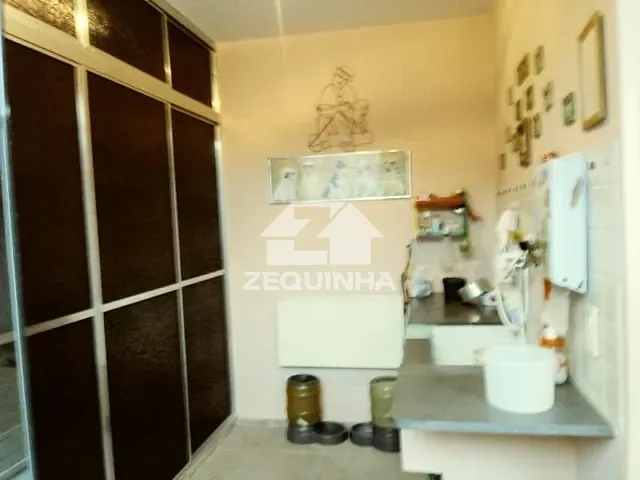 Casa com 355m² 4 quartos e 3 banheiros, à venda, no bairro Parque Continental em Sao Paulo